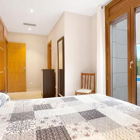 וילה Sleeps 8