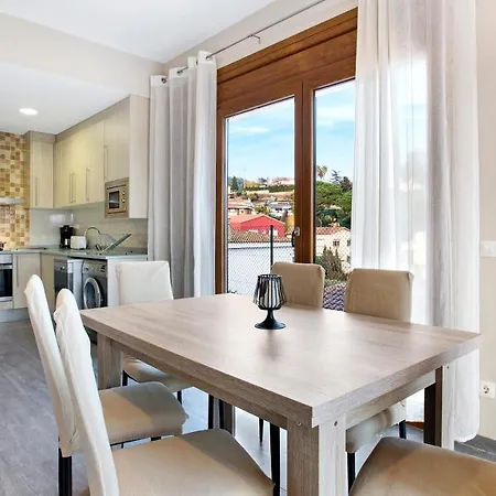 Sleeps 8 *