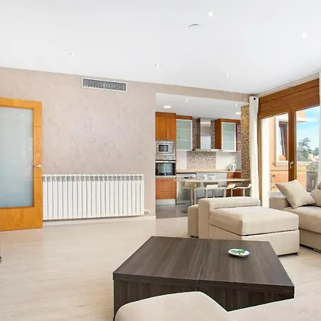 Sleeps 8 וילה *